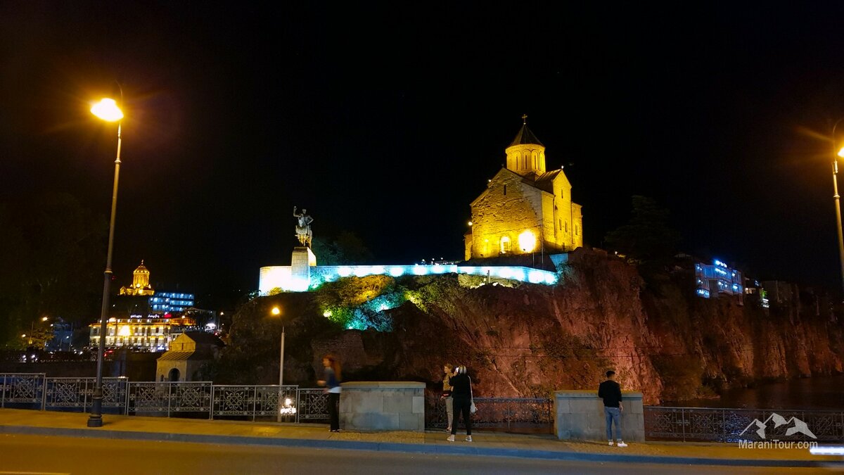храм метехи грузия фото