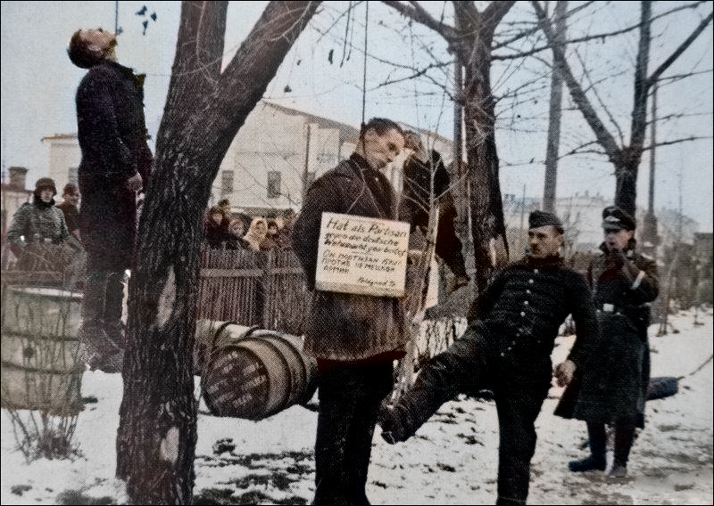 немцы вешают партизан фото