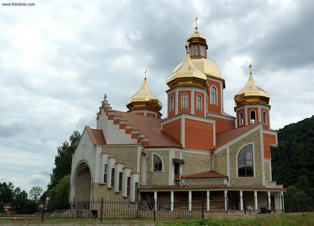 яремче церковь фото