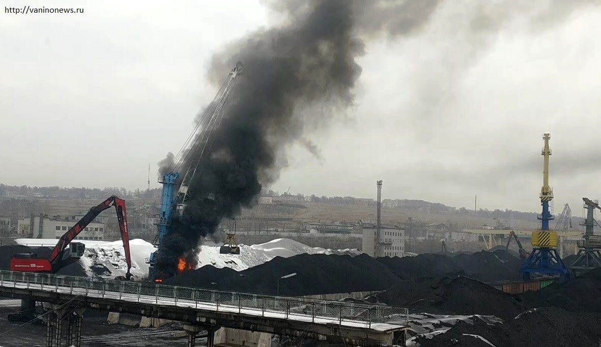 пожар на заводе фото