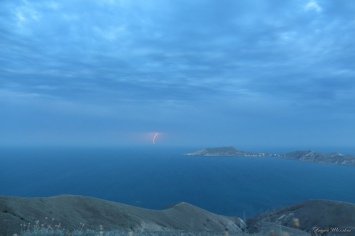 грозовое небо над морем фото