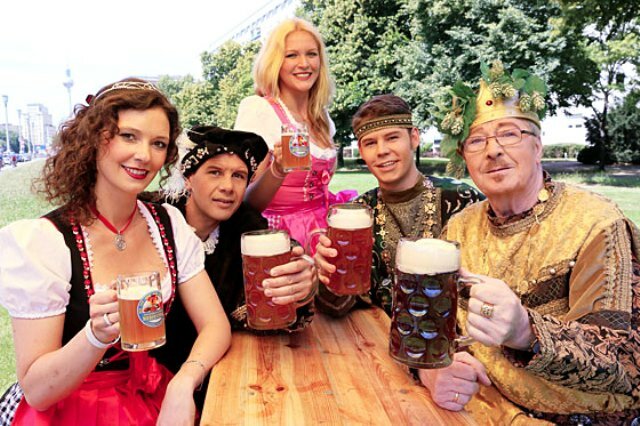 пивной фестиваль (berliner bierfestival). фото