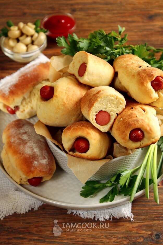 булочка с сосиской фото
