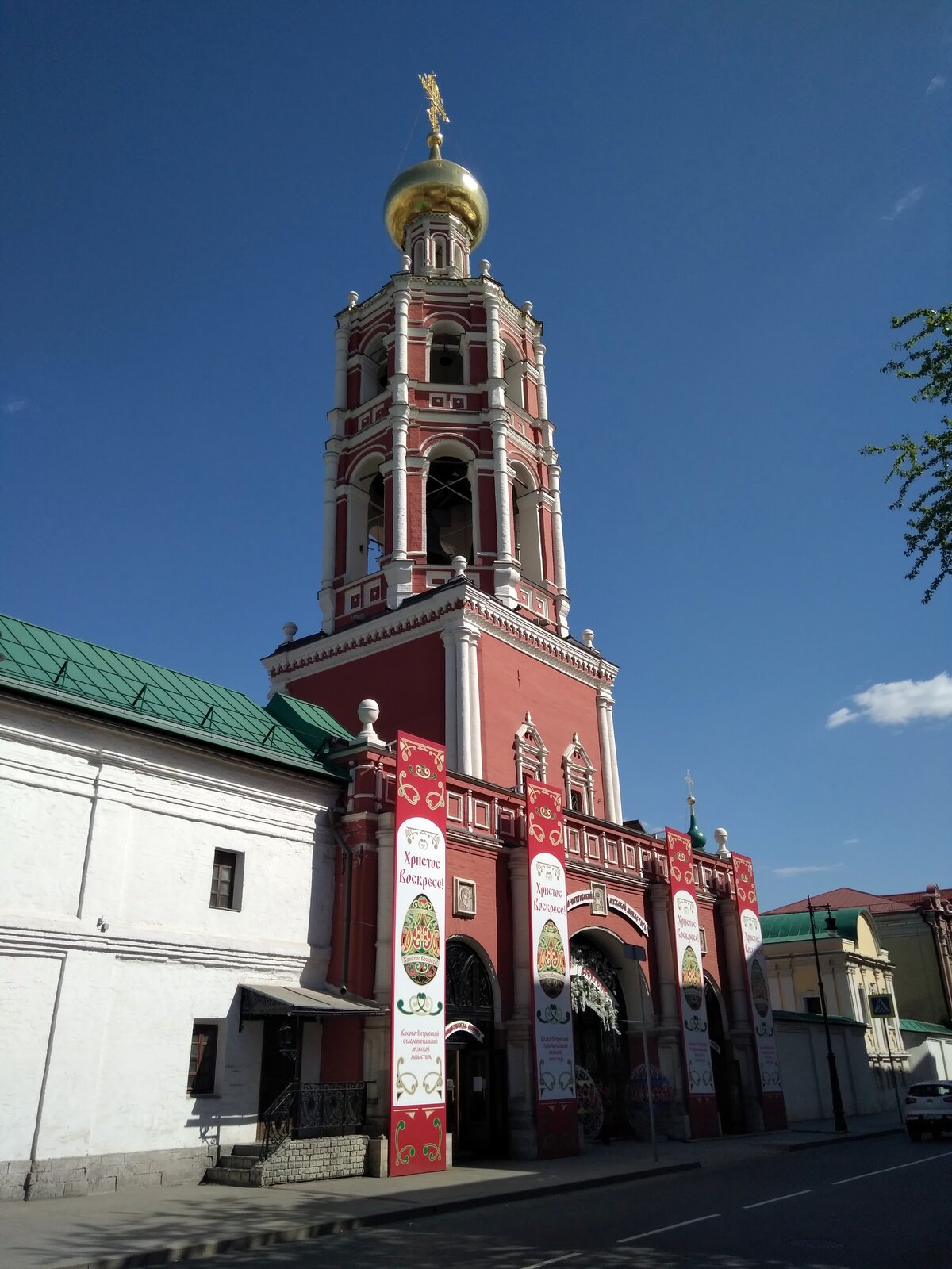 колокольня высоко-петровского монастыря фото