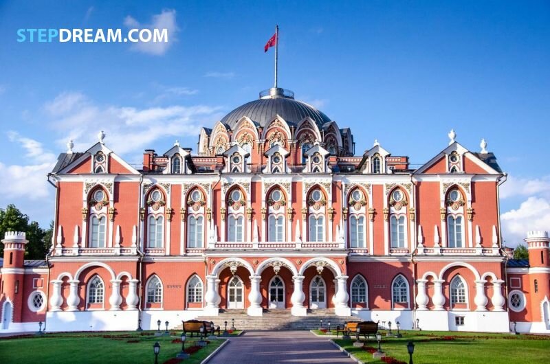 петровский путевой дворец отель фото