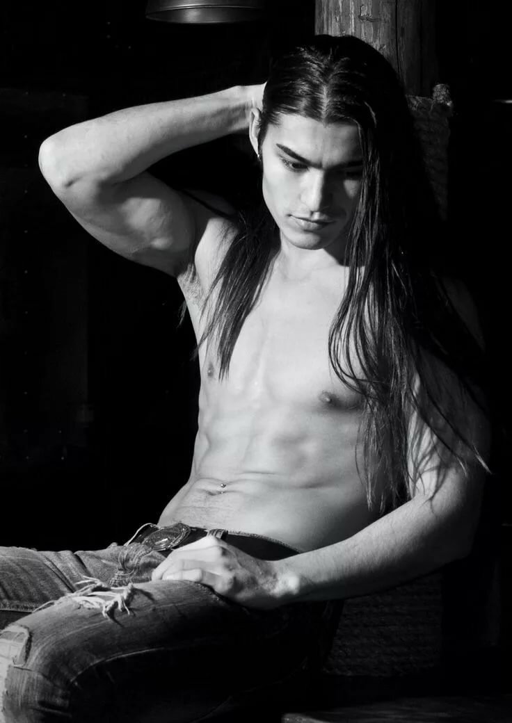 porno-naprignula-dlinnovolosiy-akter-privat-studentki-porn-sperma