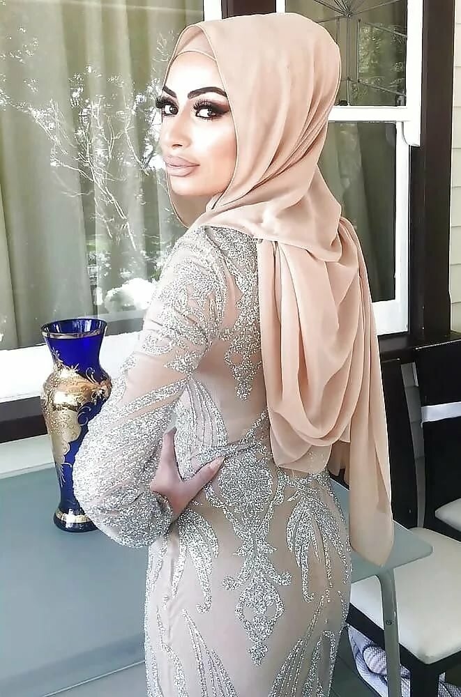 hot-chick-with-hijab