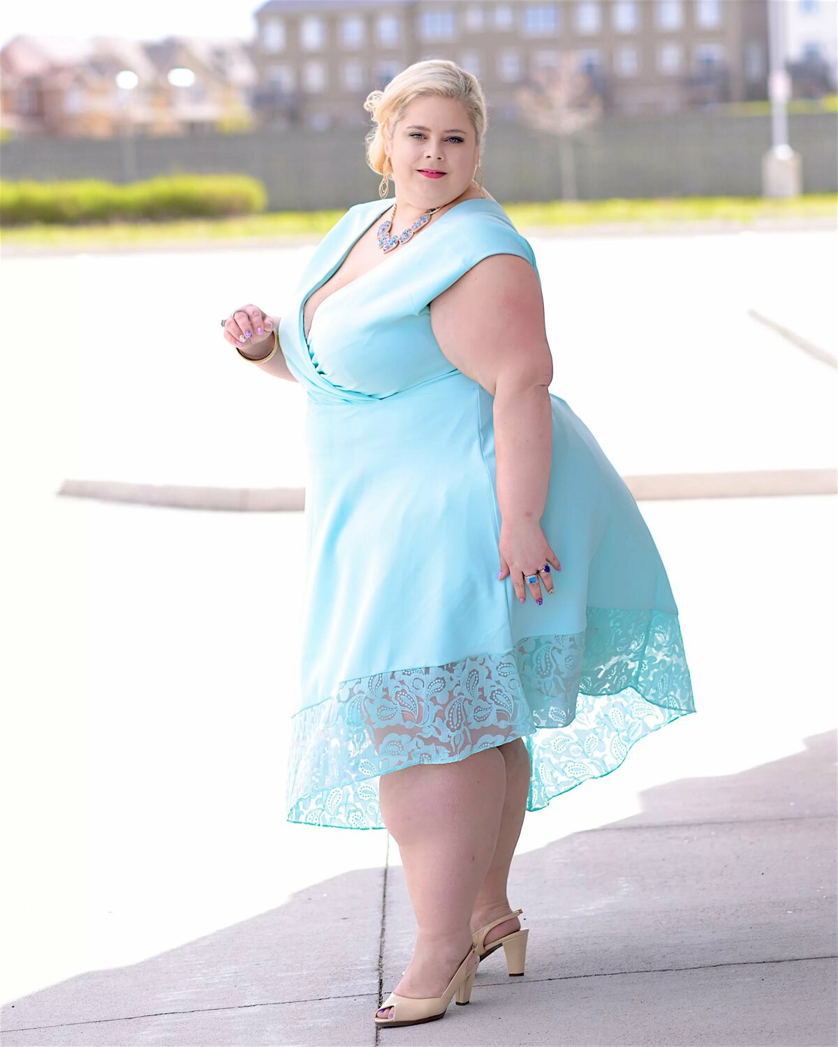 potseluyami-starie-tolstie-zhenshini-moskvi-krasivuyu-shlyuhu