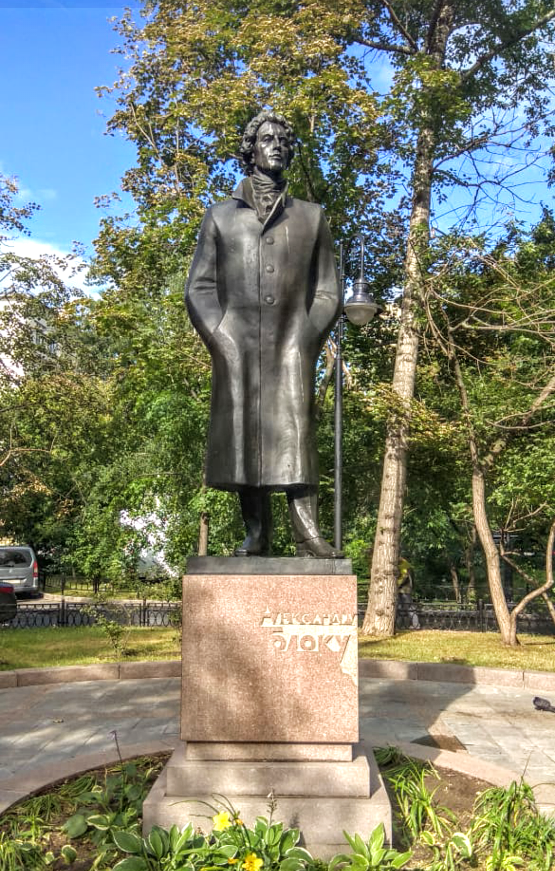 памятник александру блоку в москве фото
