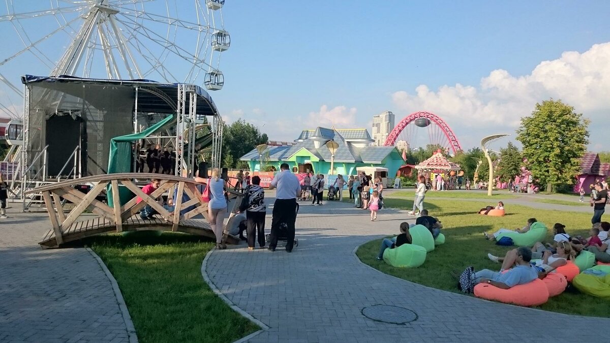 парк сказка в крылатском фото