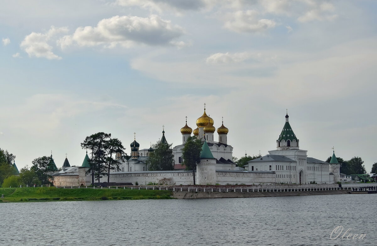 кострома ипатьевский монастырь фото