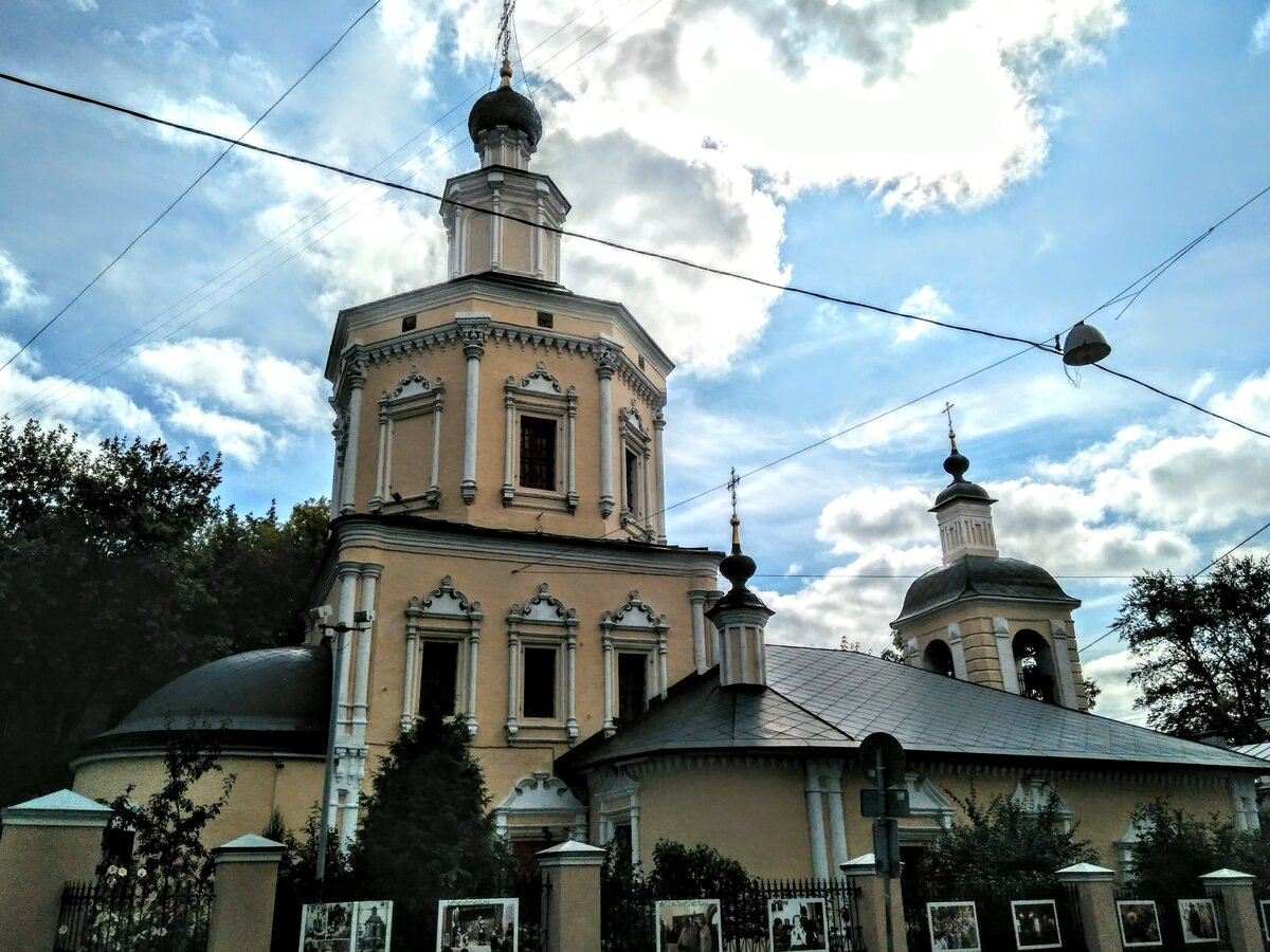 церковь живоначальной троицы в хохлах фото