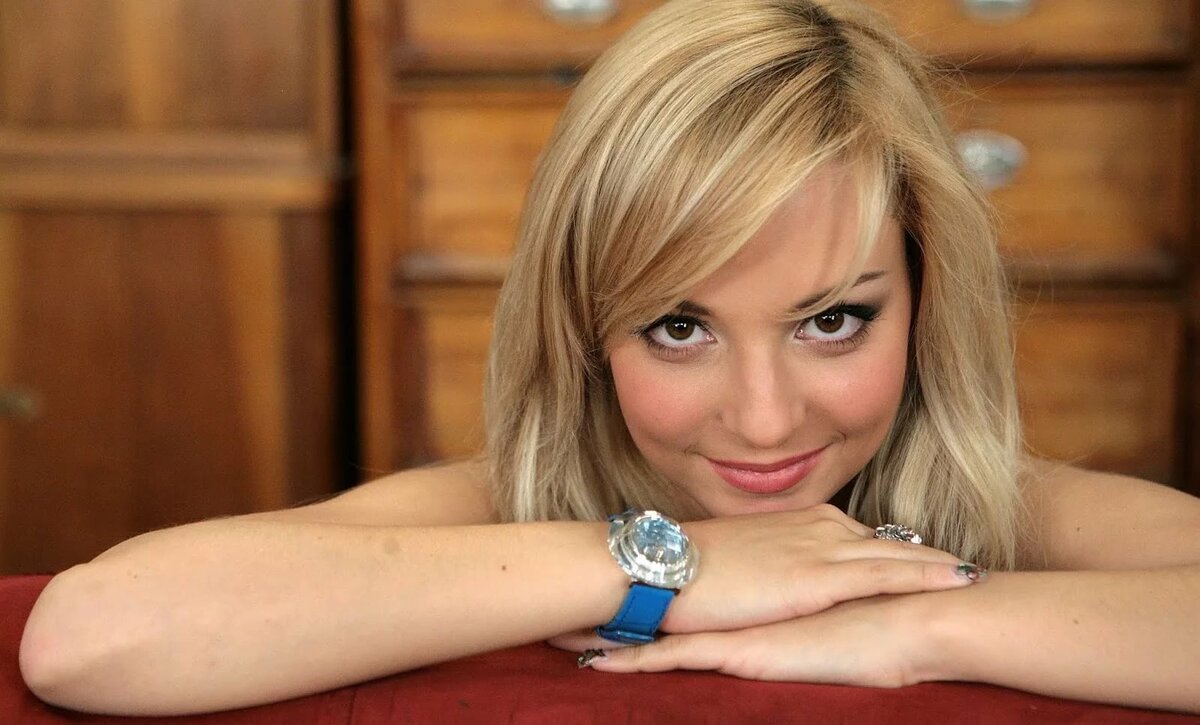 mozhno-konchat-fotki-dashi-sagalovoy-glubokih-minetov