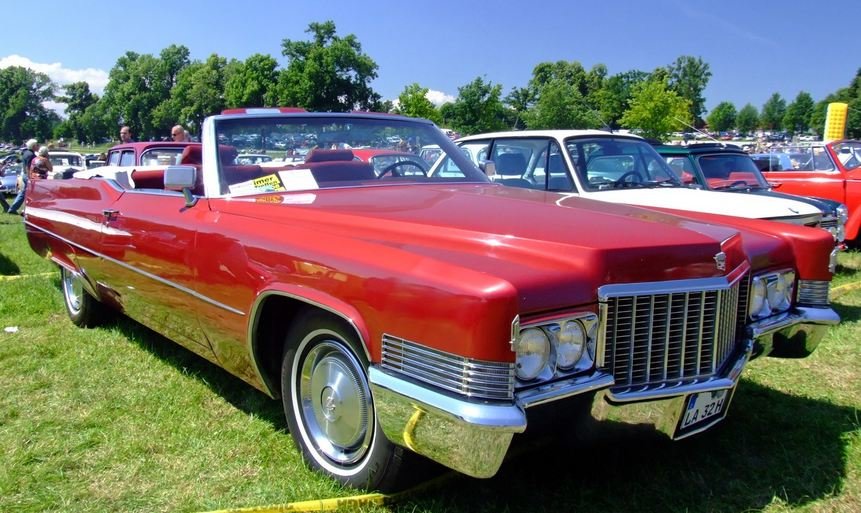 cadillac deville фото