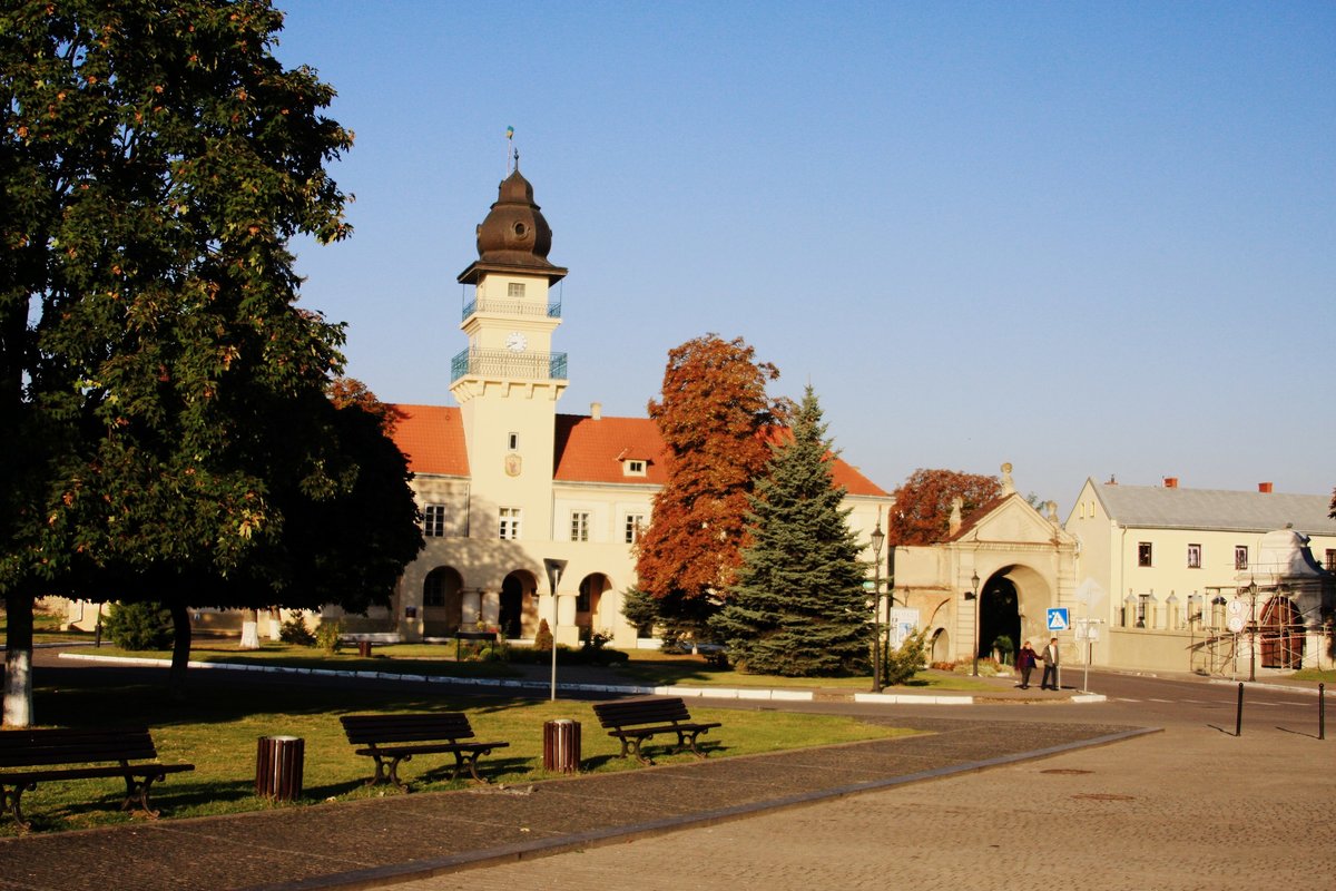 жовква замок фото