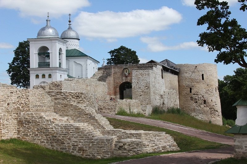 крепость изборск фото
