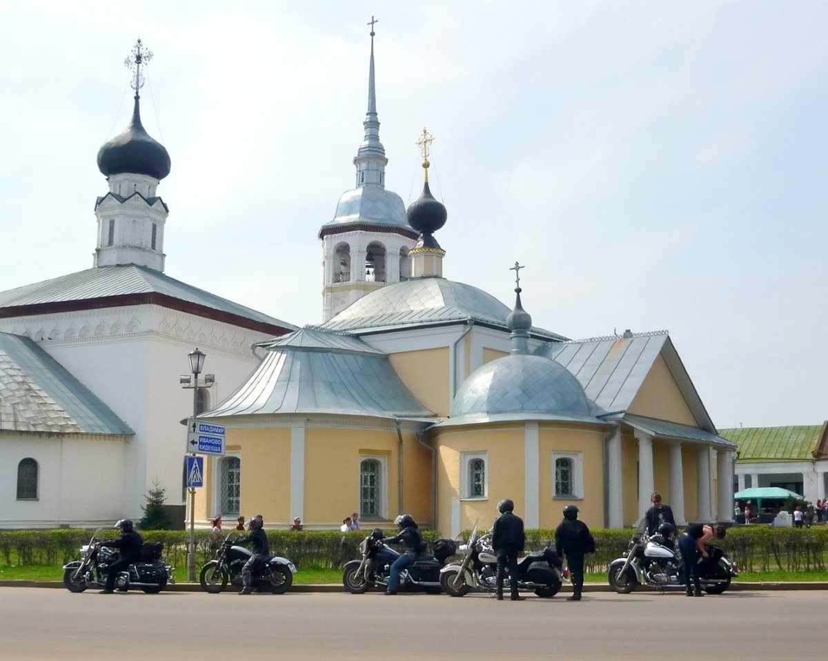 воскресенская и казанская церкви в суздале фото