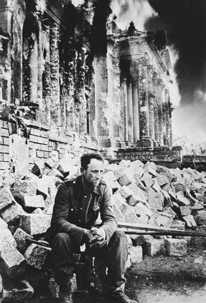 рейхстаг в берлине 1945 фото