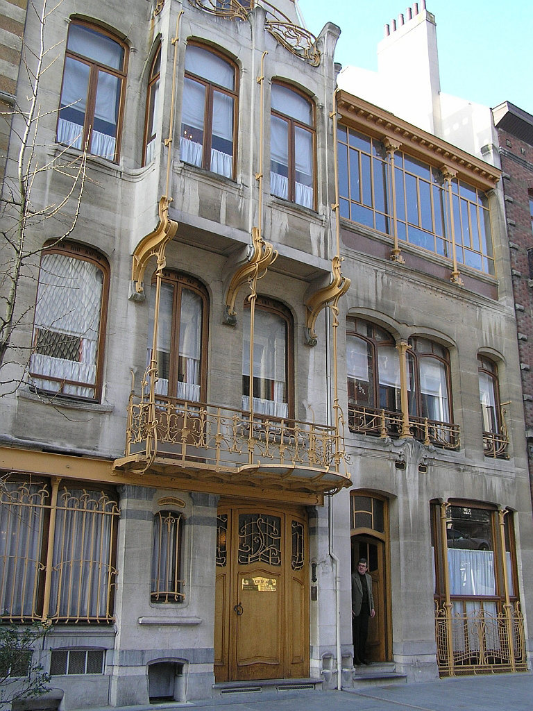 виктор орта фото