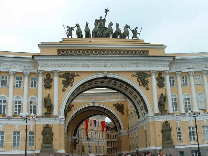 арка главного штаба в санкт петербурге архитектор фото