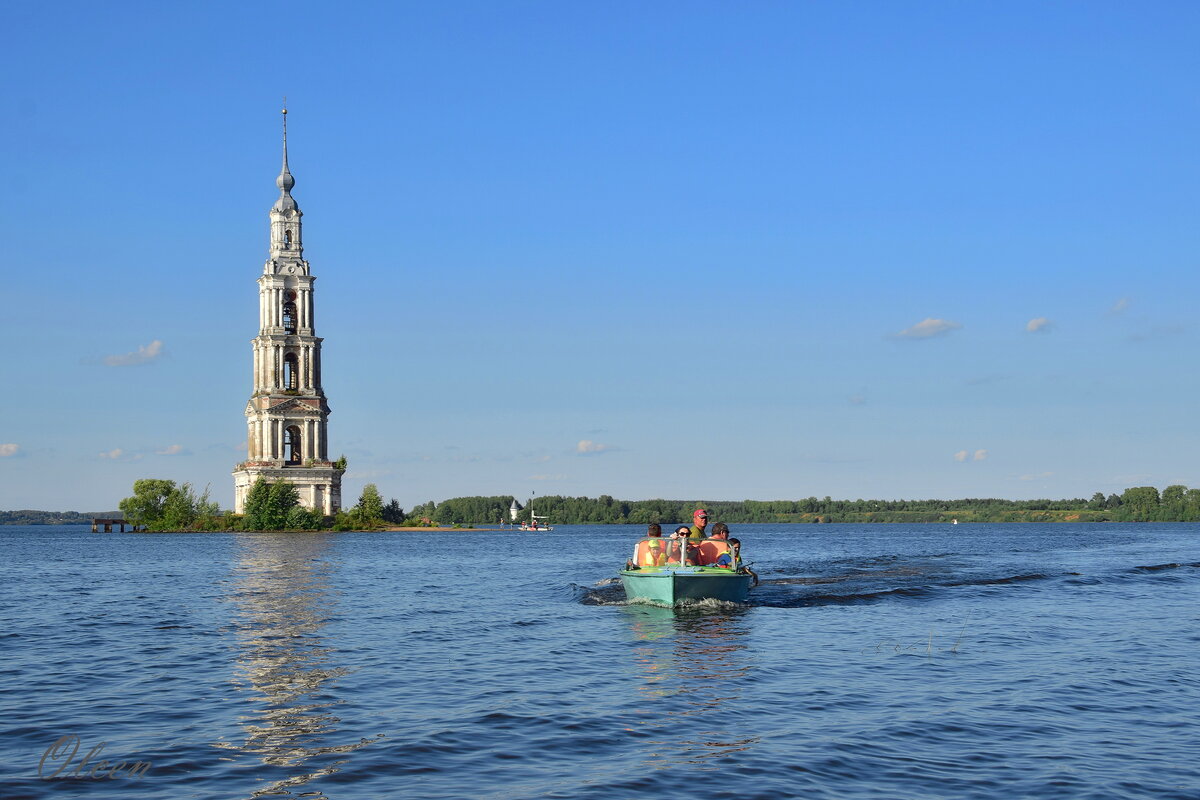 колокольня на волге в калязине фото