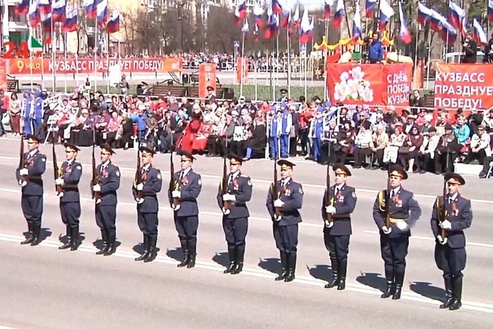 парад победы 2024 кемерово фото