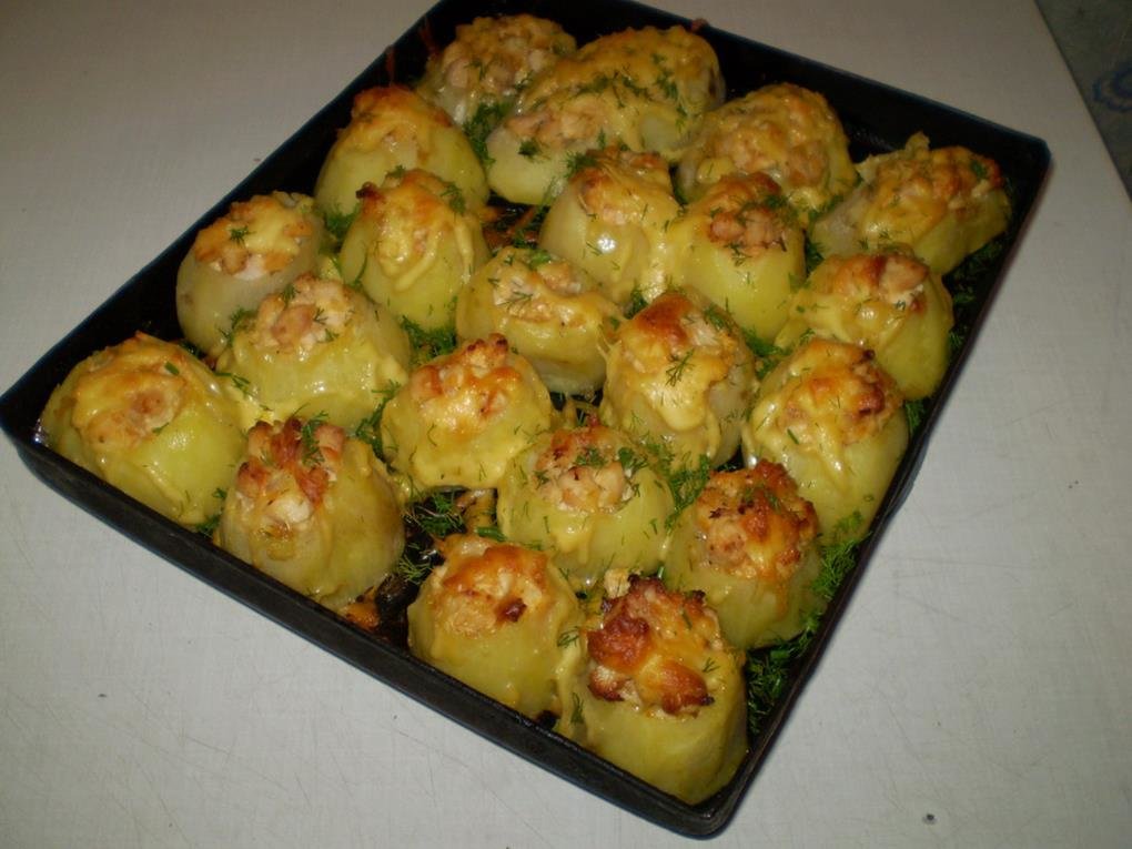 картошка с сыром и чесноком в духовке фото