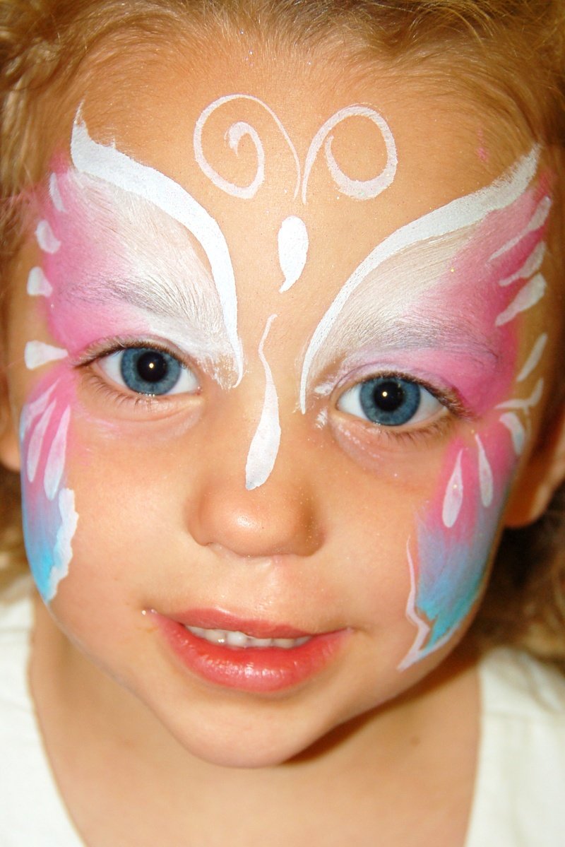 Бабочку нарисовать аквагрим