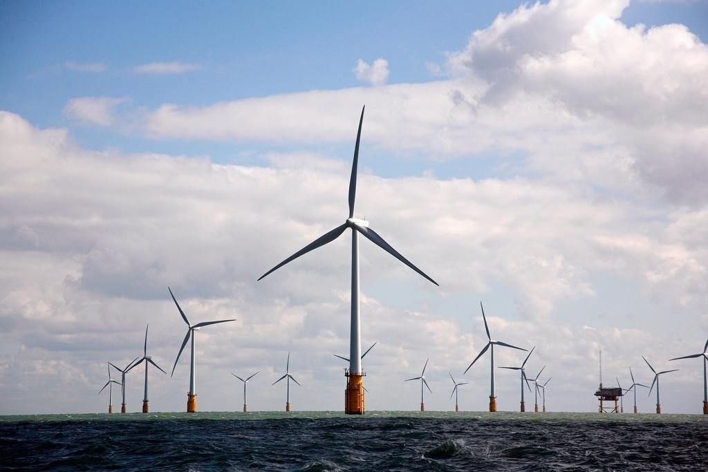 wind turbine фото