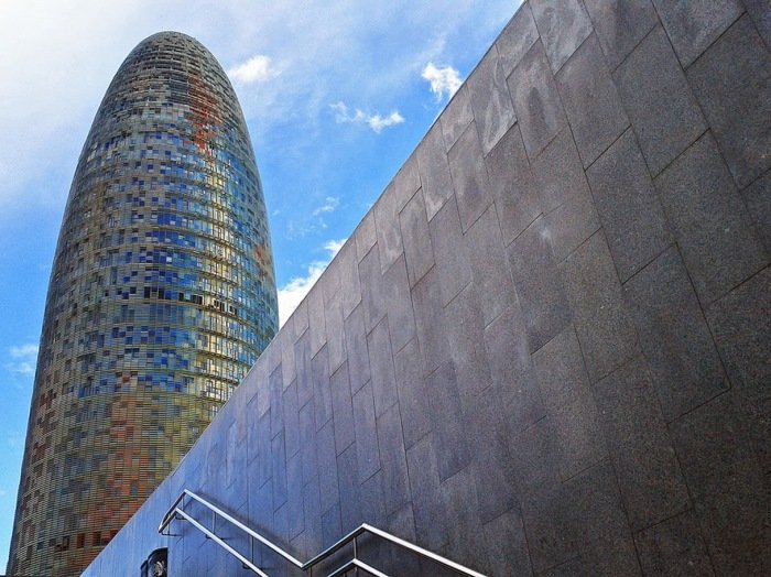 башня torre agbar фото
