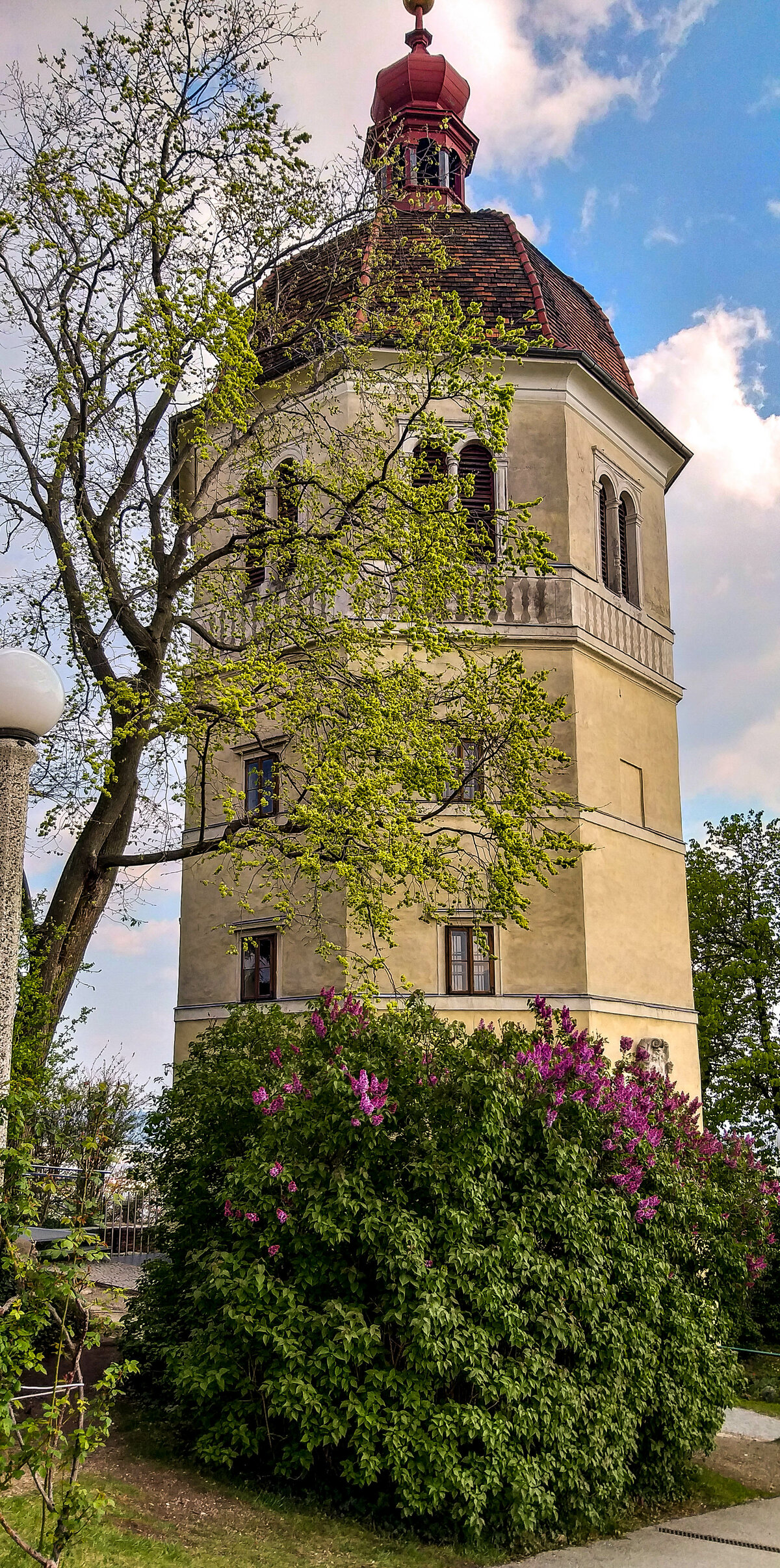 крепость шлоссберг фото