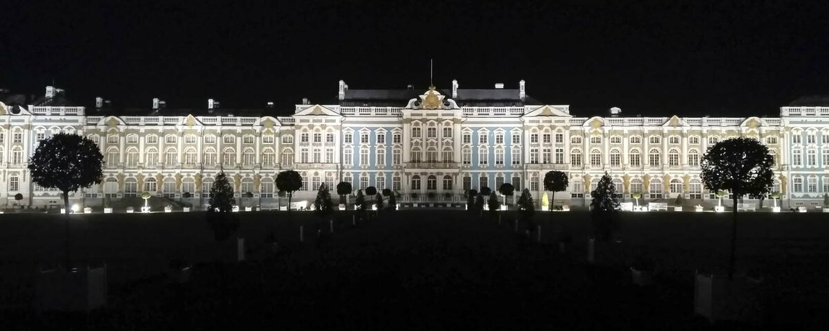 екатерининский дворец ночью фото