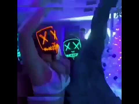 неоновая маска судная ночь фото