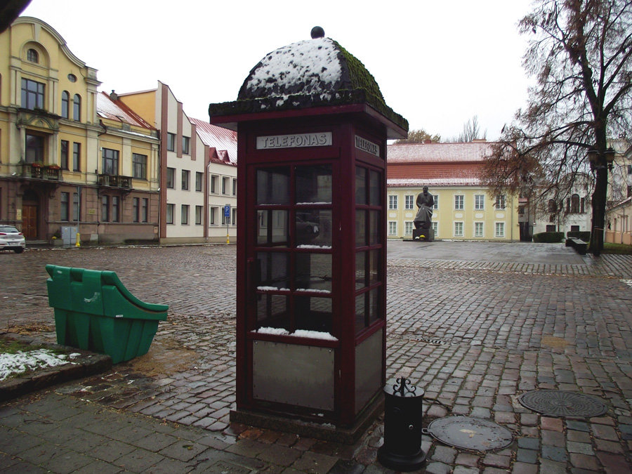 старая телефонная будка фото