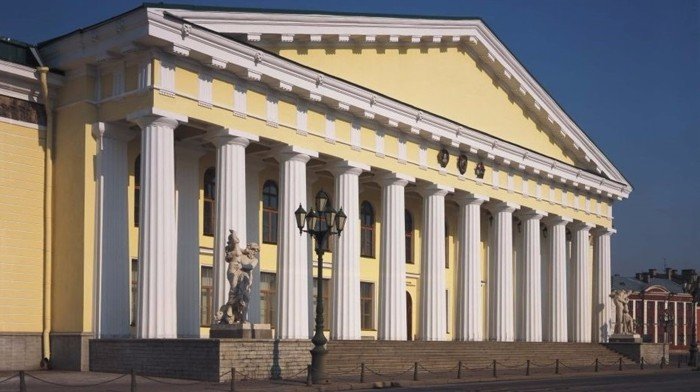 здание горного института воронихин фото