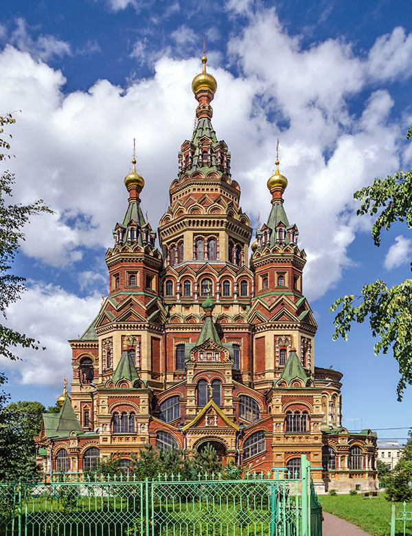 собор петра и павла петергоф фото