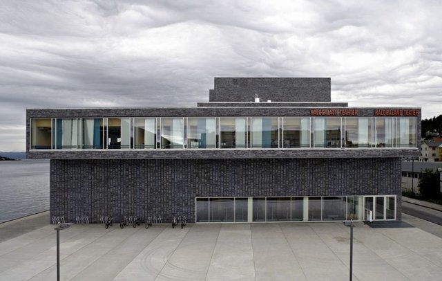 hålogaland teater тромсё фото