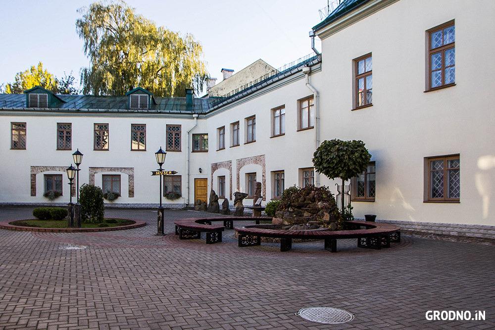 дворец хрептовича в гродно фото