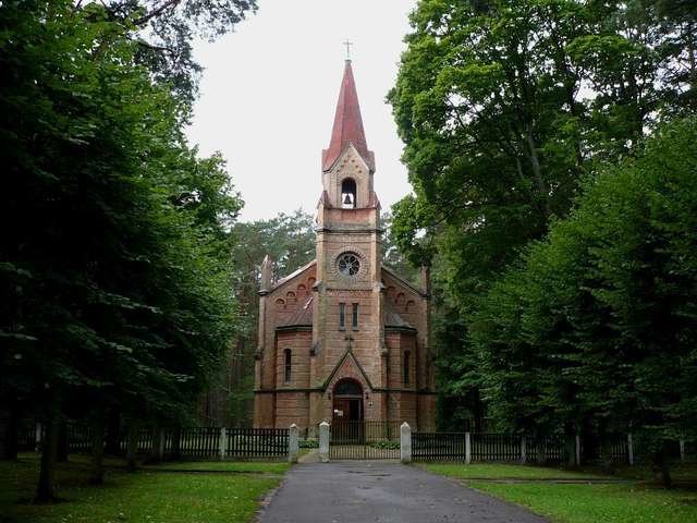 лютеранская церковь (булдури) фото