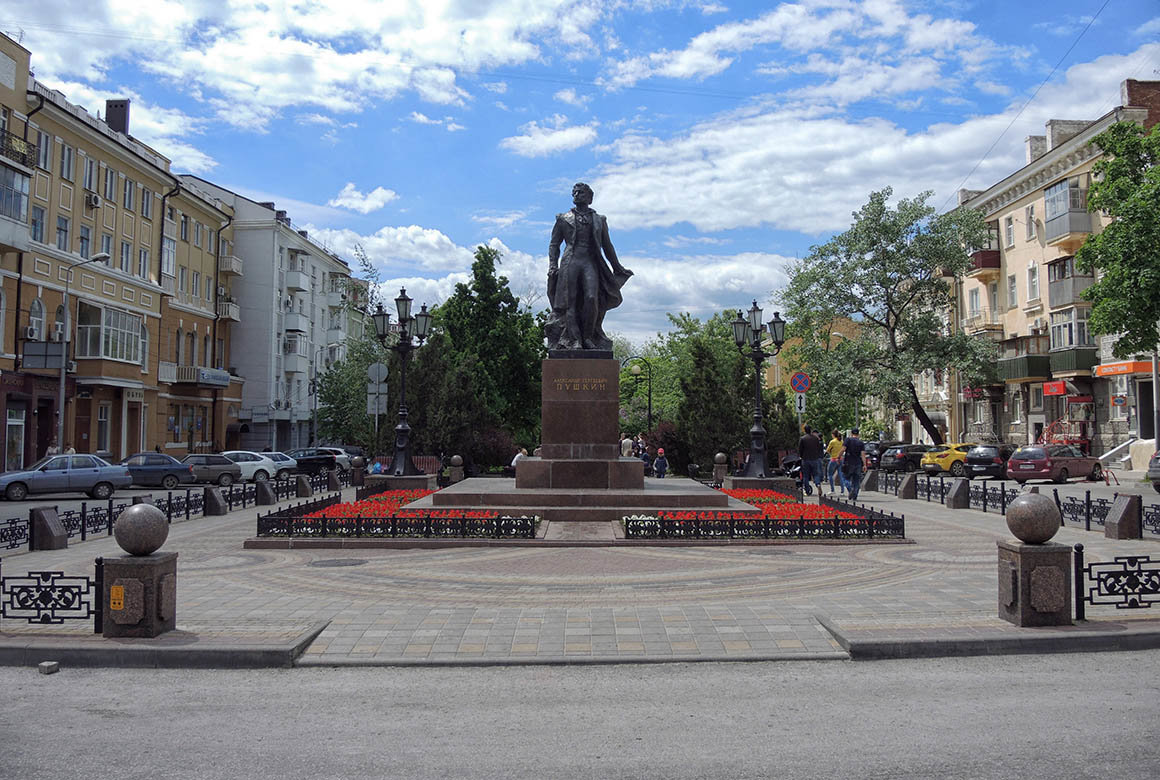 памятник пушкина в ростове на дону фото