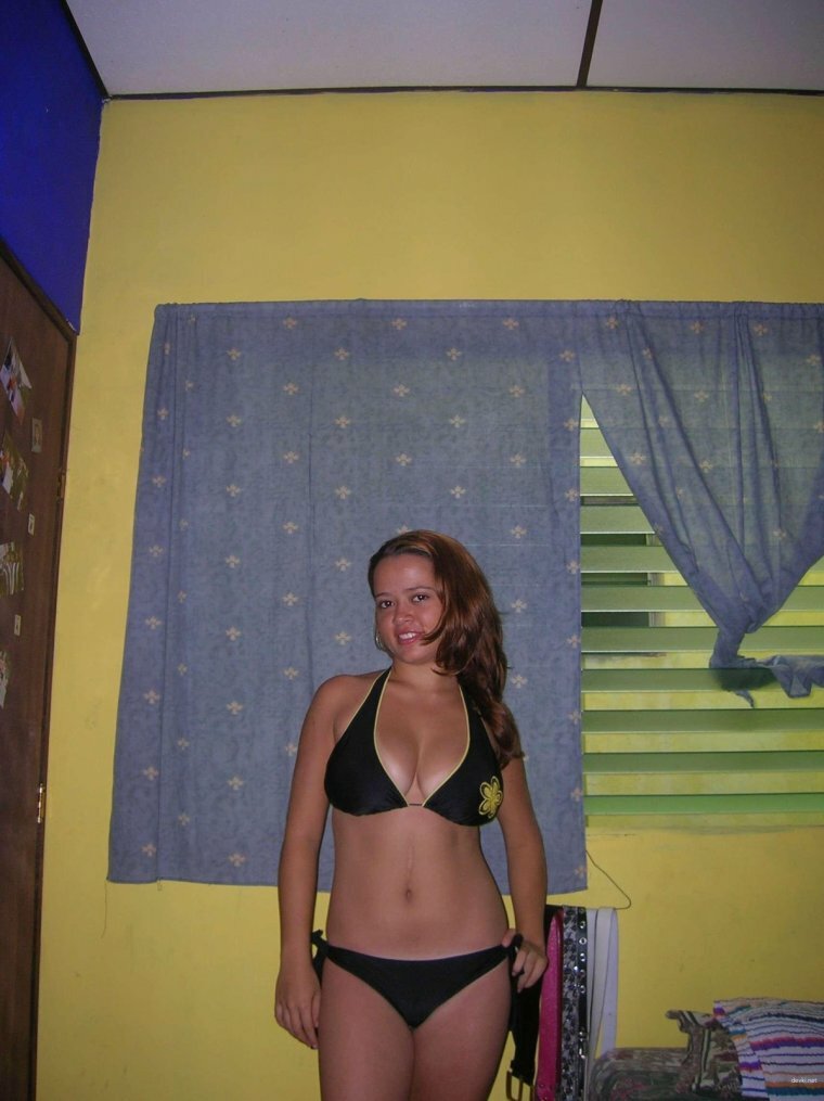 domash-foto-devushek-v-odezhde-porno-zreloy