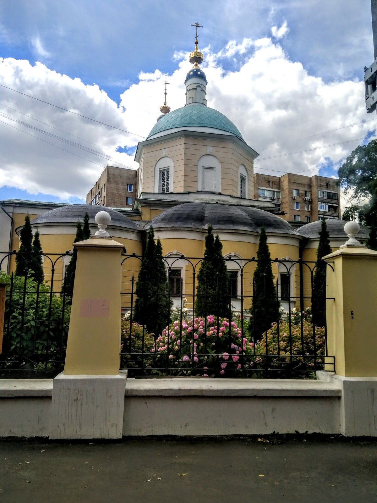 храм тихвинской иконы божией матери в сущёве фото