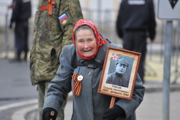 яна войновская бессмертный полк фото
