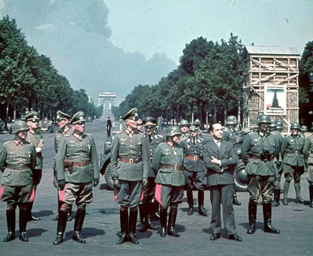 парад немецкой армии 1940 вермахта в париже фото