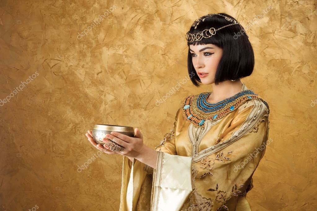 beautiful woman like egyptian queen cleopatra фото