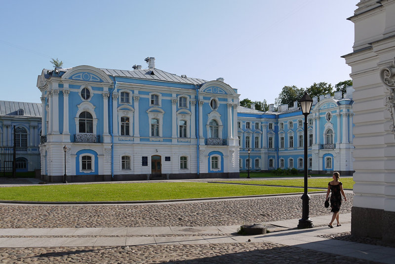 смольный собор институт благородных девиц фото