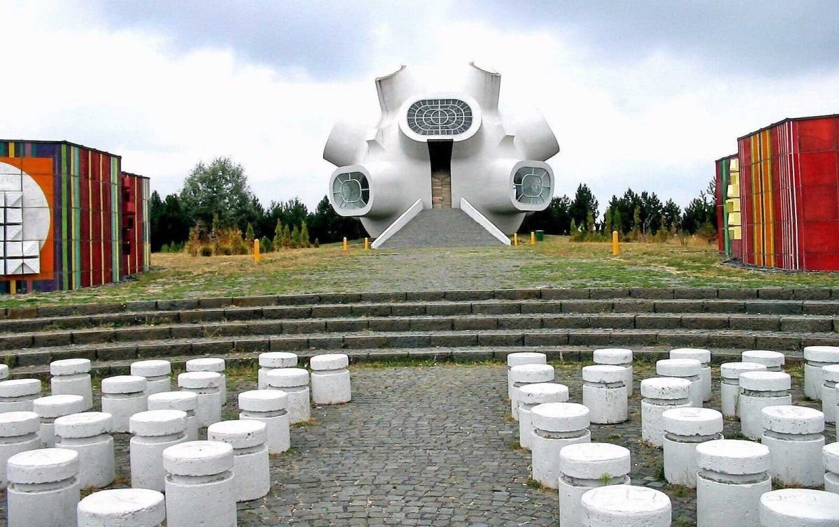 мемориал илинден (крушево, македония) фото