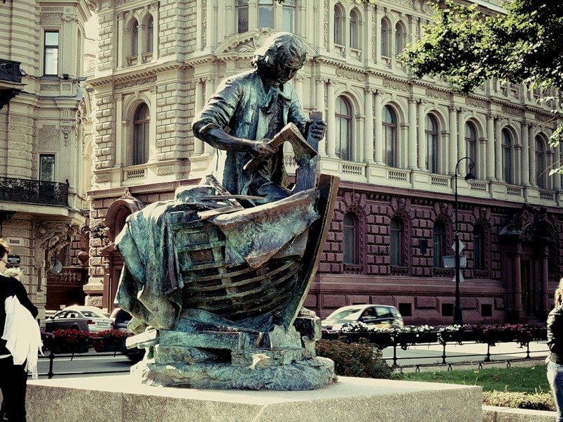 памятник петру 1 царь-плотник петербург фото