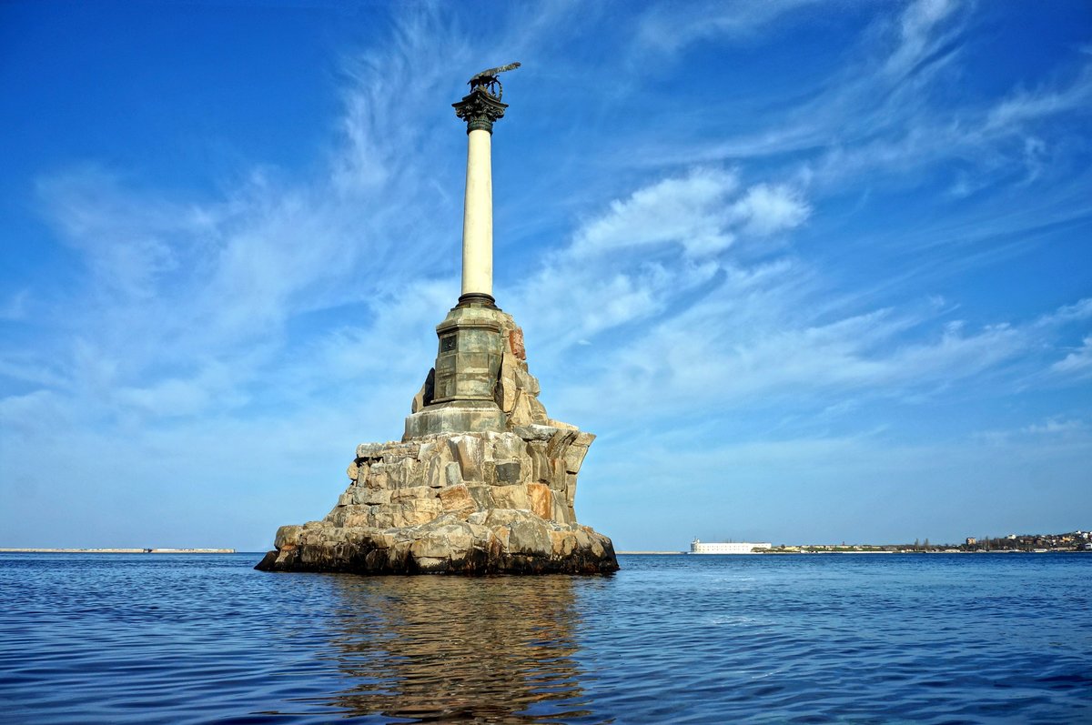 севастополь памятник затопленным кораблям фото