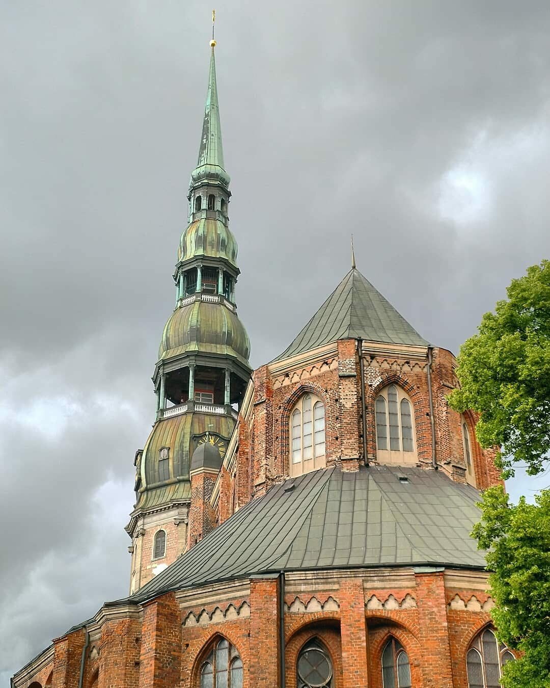 церковь святого петра рига фото
